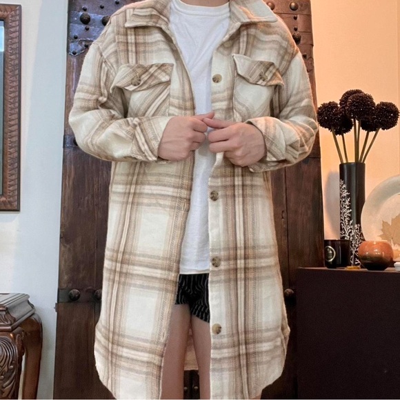 Arizona Jean Co. cream and tan flannel - Picture 6 of 7